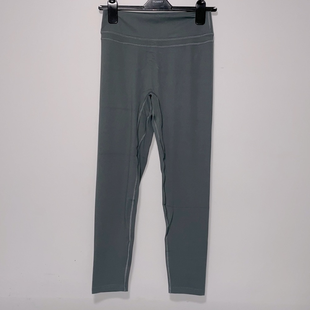 💕HOST PICK💕 TomTiger | NWT Eucalyptus Yoga Pants with Hidden Bum Scrunch